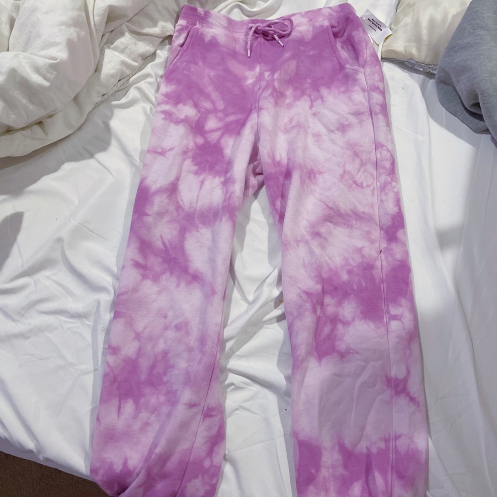tillys xl tie dye cuffed sweats (NEVER WORN)